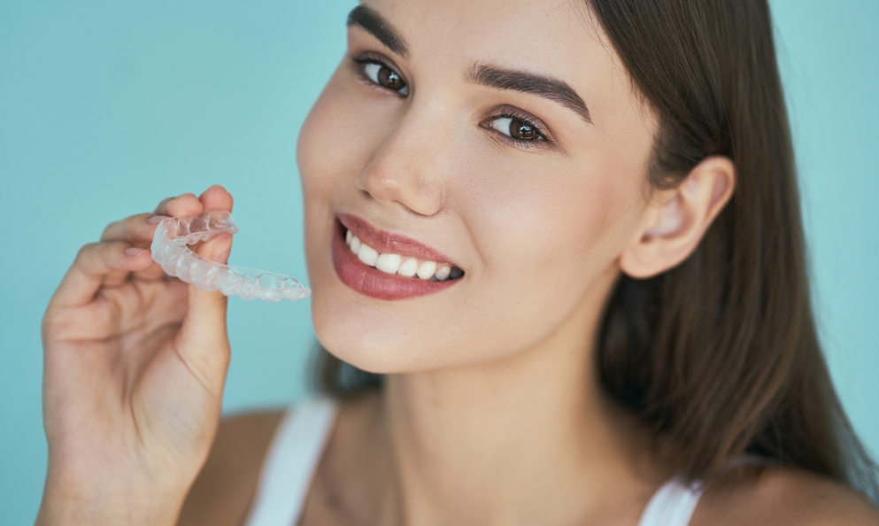 pros and cons of invisalign treatment in adults